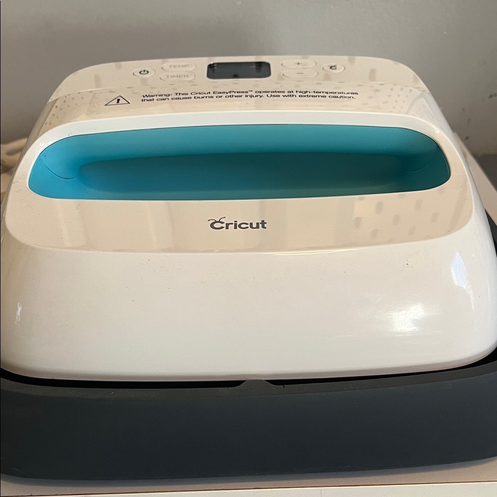 Cricut EasyPress with Blue Handle